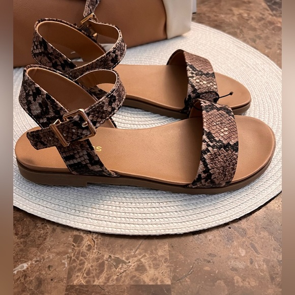 Express Snakeskin “New” sandals size 5 🖤🤎 - Picture 3 of 13